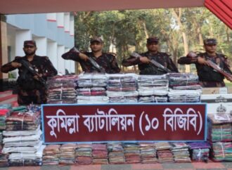 কুমিল্লা সীমান্তে ভারতের ৬০ লাখ টাকার শাড়ি ও সিগারেট জব্দ