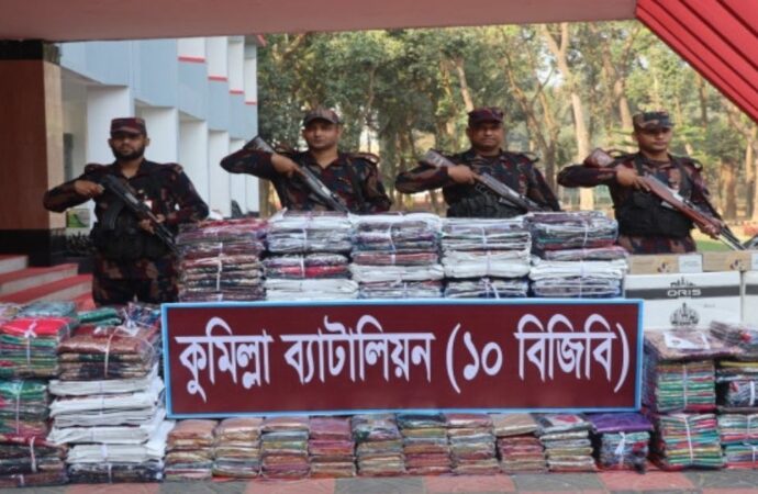কুমিল্লা সীমান্তে ভারতের ৬০ লাখ টাকার শাড়ি ও সিগারেট জব্দ
