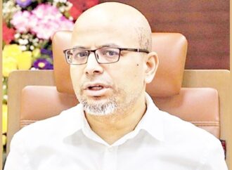 ড. ইউনূসের বিশেষ সহকারী ফয়েজ আহমেদ দেশে ফিরলেন