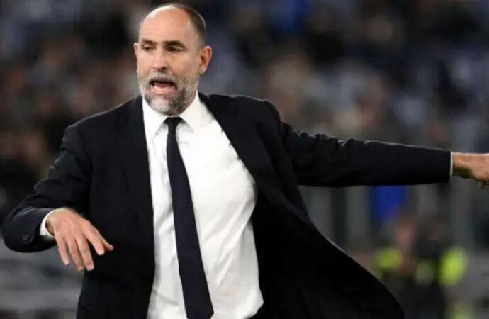 টটেনহ্যামের ডাগআউটে নতুন কোচ ইগর টিউডর