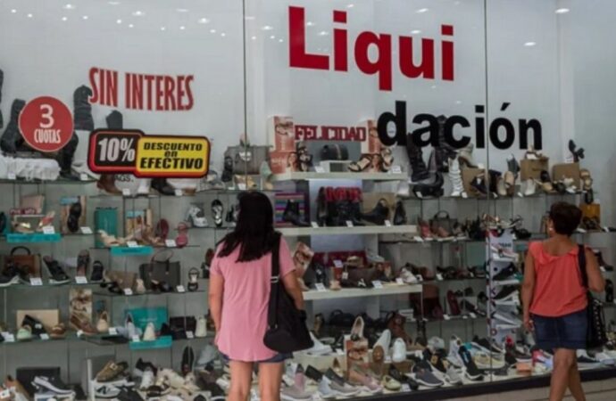 আর্জেন্টিনায় মধ্যবিত্তের ঋণের জালে বন্ধি: দৈনন্দিন জীবনের সংগ্রামে চড়া সুদের ধার