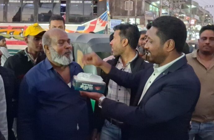 ফেনী থেকে দীর্ঘ রাতের পরে প্রথম মন্ত্রী আবদুল আউয়াল মিন্টু