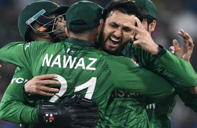 নামিবিয়াকে উড়িয়ে সুপার এইটে পাকিস্তান