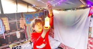 ধ্বংসস্তূপ ও খাদ্য সংকটের মধ্যেই গাজাবাসী রমজান উদযাপন করেন