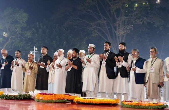 প্রথমবার কেন্দ্রীয় শহীদ মিনারে জামায়াতের শ্রদ্ধা