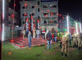 বাউফলে শহীদ মিনারে আলোকসজ্জাকে কেন্দ্র করে বিতর্ক