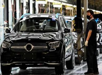 নিষেধাজ্ঞা ছাড়িয়ে চীনের মাধ্যমে রাশিয়ায় বিদেশি গাড়ির বিকল্প যাত্রা