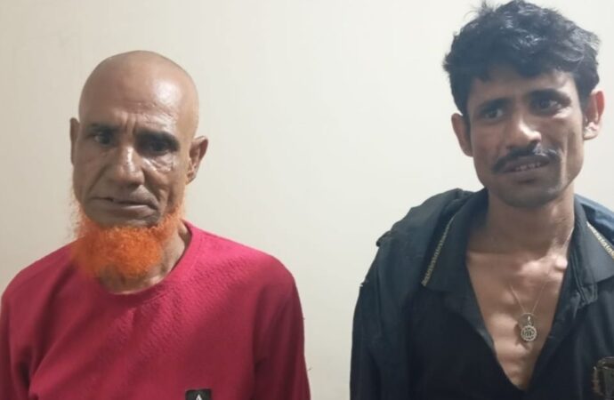 আড়াইহাজারে এমপি নির্দেশে দুই ডাকাত আটক, পুলিশে সোপর্দ