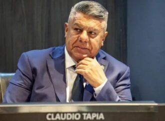 আর্জেন্টিনা ফুটবল অ্যাসোসিয়েশনের সভাপতি ক্লদিও তাপিয়াকে দেশত্যাগে নিষেধাজ্ঞা