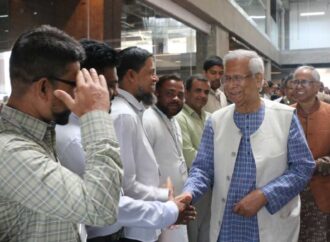 ড. ইউনূস পুরনো কর্মস্থলে ফেরত