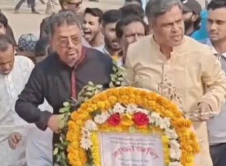 শহীদ মিনারে ‘জয় বাংলা’ স্লোগানে মিছিল, দুই আ’লীগ নেতাকে আটক