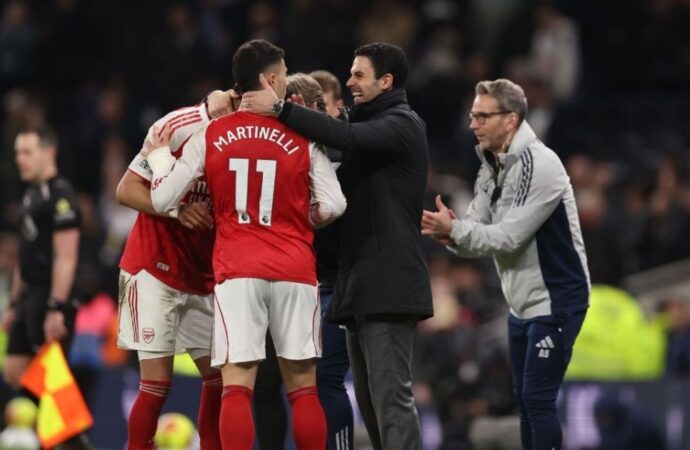 নর্থ লন্ডন ডার্বিতে আর্সেনালকে রীতিমতো উড়িয়ে শিরোপা দৌড়ে এগিয়ে যাচ্ছে আর্সেনাল