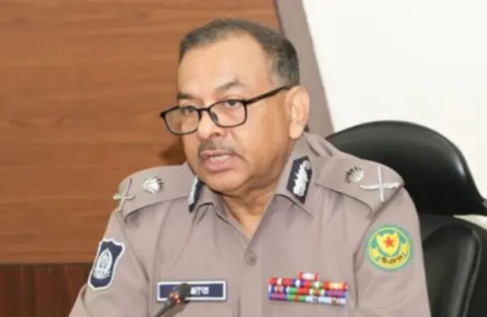 ডিএমপি কমিশনারের অব্যাহতি