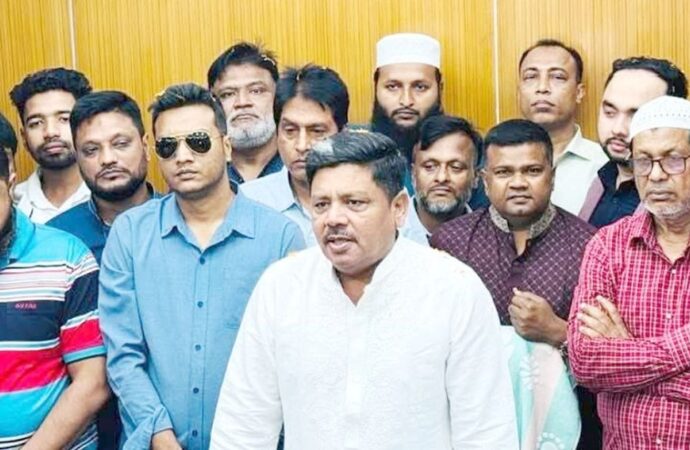 প্রথম কর্মদিবসেই নগরীর উন্নয়নে ১৮০ দিনের পরিকল্পনা ঘোষণা: গাজীপুর সিটি প্রশাসক শওকত হোসেন