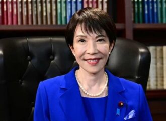 জাপানের প্রধানমন্ত্রী তাকাইচির নানান বিতর্কে জড়িয়ে পড়া