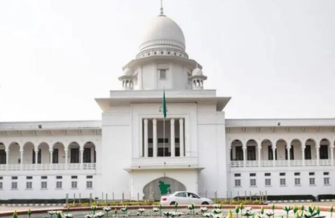 একাত্তরের মানবতাবিরোধী অপরাধে খালাস পেলেন আমৃত্যু দণ্ডপ্রাপ্ত খান আকরাম