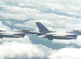 মধ্যপ্রাচ্যে ৩০০ এর বেশি মার্কিন যুদ্ধবিমান মোতায়েন