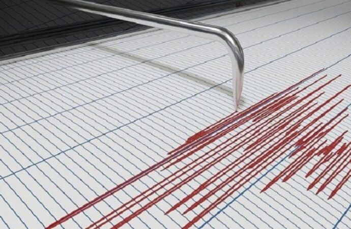 রাজধানীসহ সারাদেশে শক্তিশালী ভূমিকম্প অনুভূত