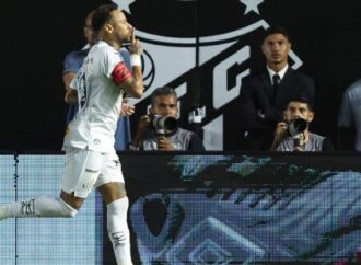 নেইমারের জোড়া গোলে জিতে ফিরল সান্তোস