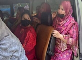 ধানমন্ডিতে ঝটিকা মিছিল, মহিলা আওয়ামী লীগের সাত নেতাকর্মী গ্রেফতার