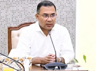 প্রধানমন্ত্রী ছুটির দিনেও অফিসে আছেন