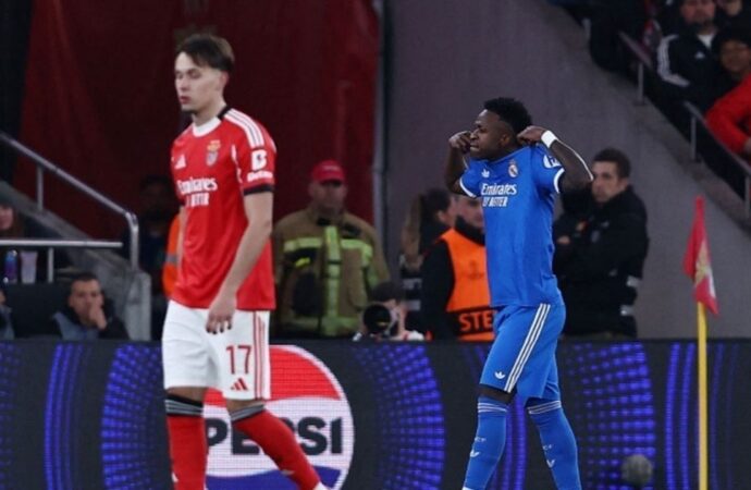 বর্ণবাদী আচরণের কারণে বেনফিকা থেকে পাঁচ সমর্থক বহিষ্কার