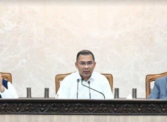 প্রথমবারের মতো নিজ কার্য্যালয়ের কর্মীদের সঙ্গে প্রধানমন্ত্রীর মতবিনিময়