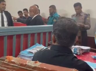 বরিশালে বিএনপিপন্থি ২০ আইনজীবীর বিরুদ্ধে মামলা, আদালতে হট্টগোল