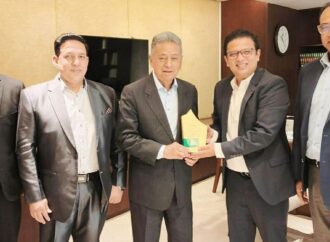 অর্থ ও পরিকল্পনা মন্ত্রীর সঙ্গে ডিসিসিআই সভাপতির বৈঠক: বিনিয়োগ ও নীতি সংস্কার নিয়ে আলোচনা