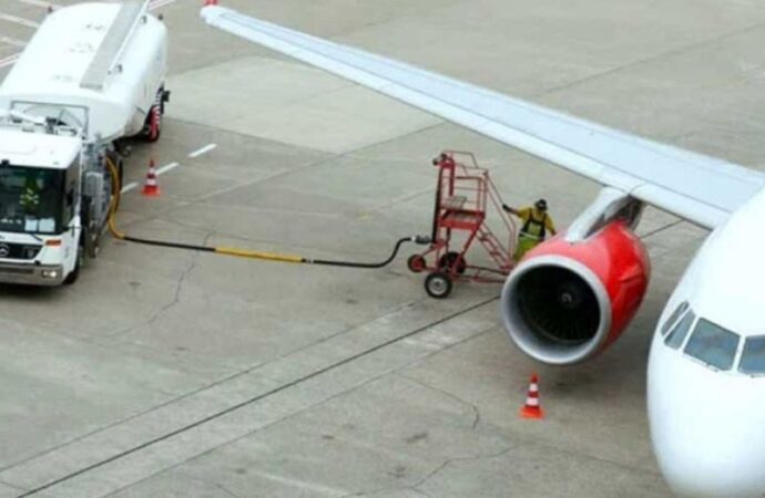 জেট ফুয়েলের দাম লিটারপ্রতি ১৭ টাকা বৃদ্ধি