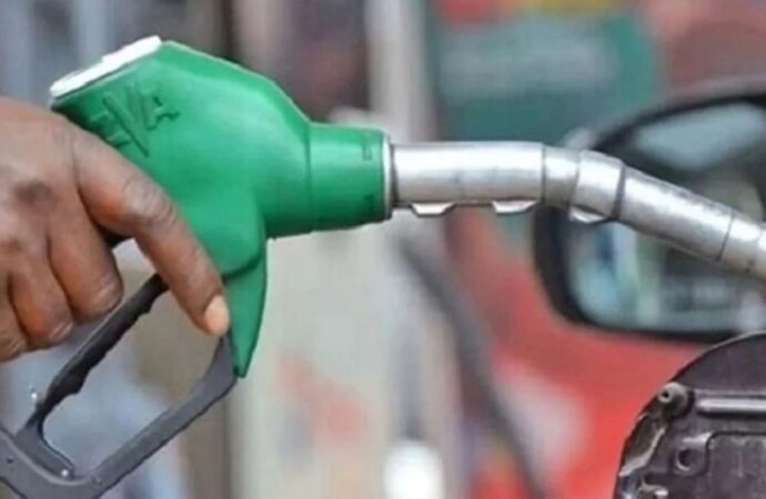 জ্বালানি সংকটের অজুহাতে অতিরিক্ত মূল্যে বিক্রি: গুজব না কি কৃত্রিম সংকট?