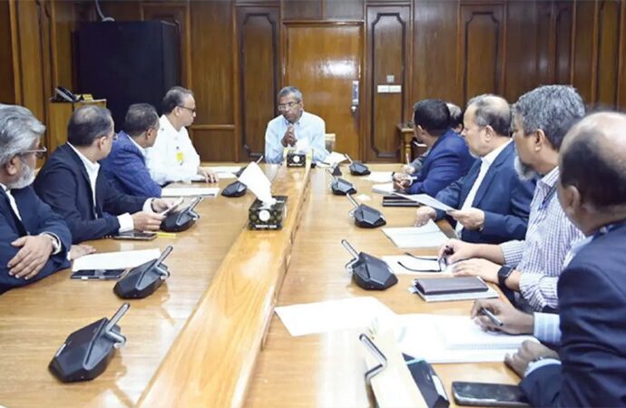 পোশাক শিল্পের সংকট মোকাবিলায় মাসিক নগদ সহায়তার ঘোষণা