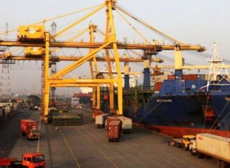 চট্টগ্রাম বন্দরে আরও একটি ডিজেলবাহী ট্যাংকার পৌঁছেছে