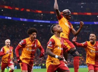 শততম ম্যাচে ইস্তানবুলে বিধ্বস্ত লিভারপুল, প্রিমিয়ার লিগে হারের বৃত্তে চ্যাম্পিয়নরা