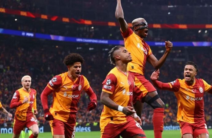 শততম ম্যাচে ইস্তানবুলে বিধ্বস্ত লিভারপুল, প্রিমিয়ার লিগে হারের বৃত্তে চ্যাম্পিয়নরা