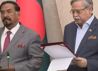 রাষ্ট্রপতি শপথ পড়ালেন স্পিকার ও ডেপুটি স্পিকার