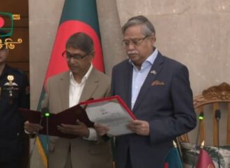 আহমদ আজম খান মন্ত্রী হিসেবে শপথ গ্রহণ করলেন