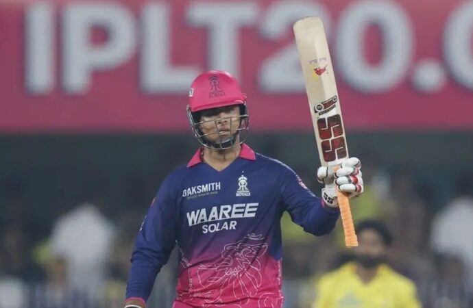 ১৫ বছরেই আইপিএলে ভ্রমর: মাত্র ১৫ বলে ফিফটির নতুন রেকর্ড