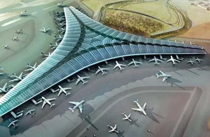 কুয়েত বিমানবন্দরে ইরানের ড্রোন হামলা ও বাণিজ্যিক স্থাপনায় আগুন