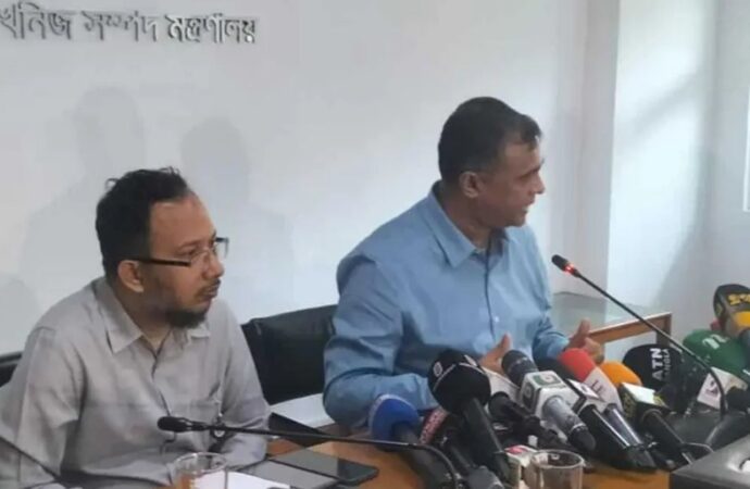 অভিযানে জব্দ ৩ লাখ ৭২ হাজার ৩৮৮ লিটার জ্বালানি তেল