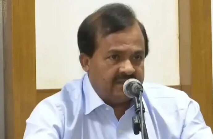 প্রধানমন্ত্রীর বিশেষ সহকারী হিসেবে নিযুক্ত হচ্ছেন সাবেক সচিব বিজন কান্তি সরকার