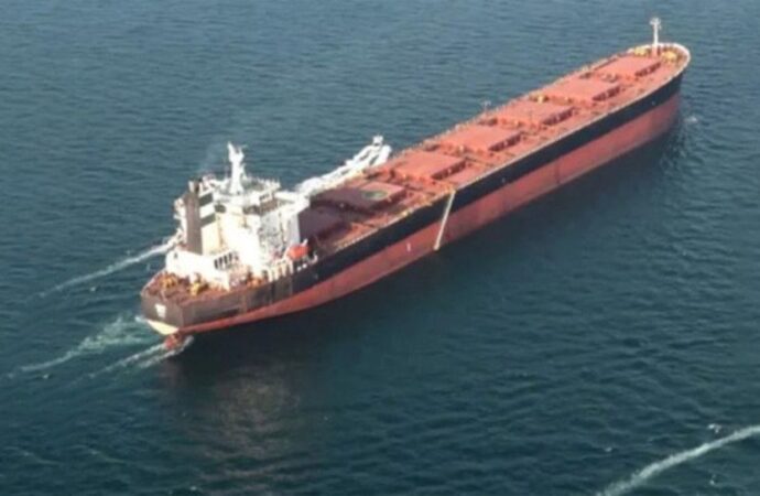 সৌদি থেকে বিকল্প পথে চট্টগ্রামে আসছে ১ লাখ টন তেল