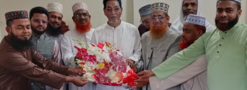 বরগুনায় চীফ হুইপ নূরুল ইসলাম মনি-র সঙ্গে রাজনৈতিক নেতাদের সৌজন্য সাক্ষাৎ