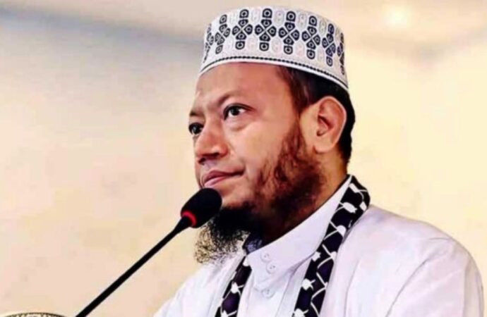 আমির হামজার বিরুদ্ধে মানহানির মামলা, সমন জারি