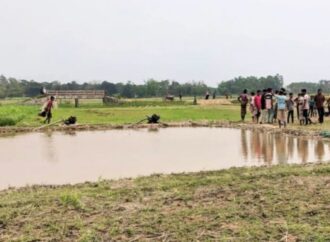 চট্টগ্রামে গর্তে পড়ে দুই শিশু মৃত্যুর ঘটনায় স্বজনদের শোকের ছায়া