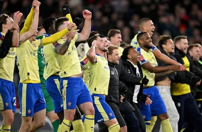 সাউদাম্পটনের কাছে হার দিয়ে আর্সেনালের দায়িত্ব শেষ, চেলসির ৭ গোলের দাপুটে জয়