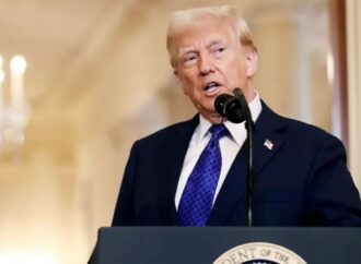 ইরানের জন্য ট্রাম্পের নতুন ডেডলাইন: হর্মুজ প্রণালী উন্মুক্ত করতে হবে মঙ্গলবারের আগে