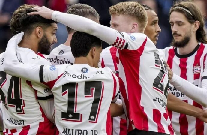 পিএসভি আইন্দহোভেনের হ্যাটট্রিক শিরোপা: পাঁচ ম্যাচ হাতে রেখেই চ্যাম্পিয়ন