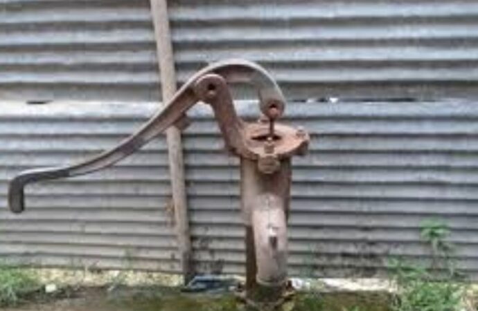 অটোয়ারীর কিছু গ্রামে টিউবওয়েলের আয়রনযুক্ত পানি ব্যবহার এখন অনুপযুক্ত