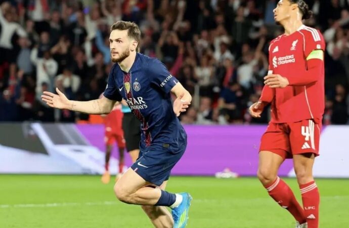 ইউরোপ সেরার লড়াইয়ে পিএসজির দাপট: পার্ক দ্য প্রিন্সেসে অসহায় আত্মসমর্পণ